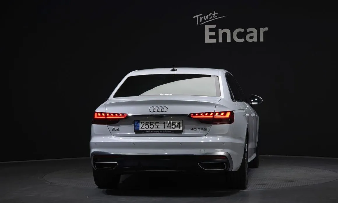Audi A4 — фото 7