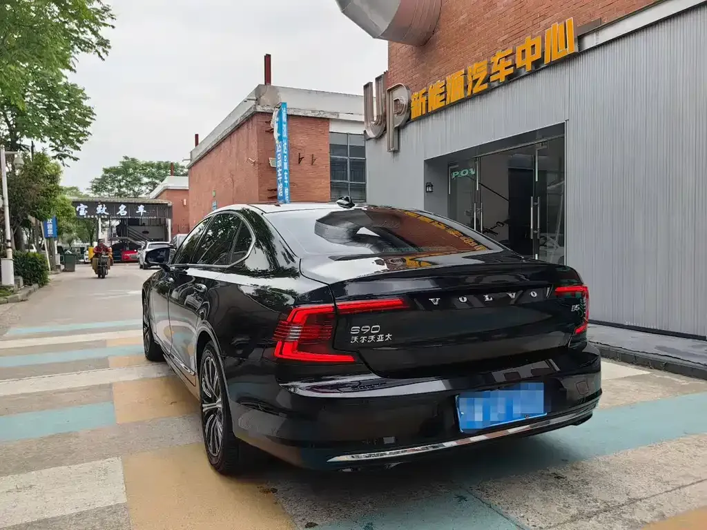 Volvo S90 — фото 2