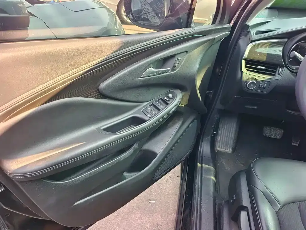 Buick Envision Plus — фото 6