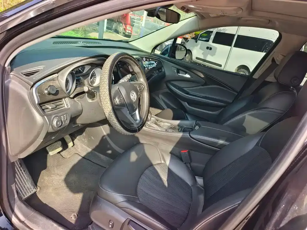 Buick Envision Plus — фото 2