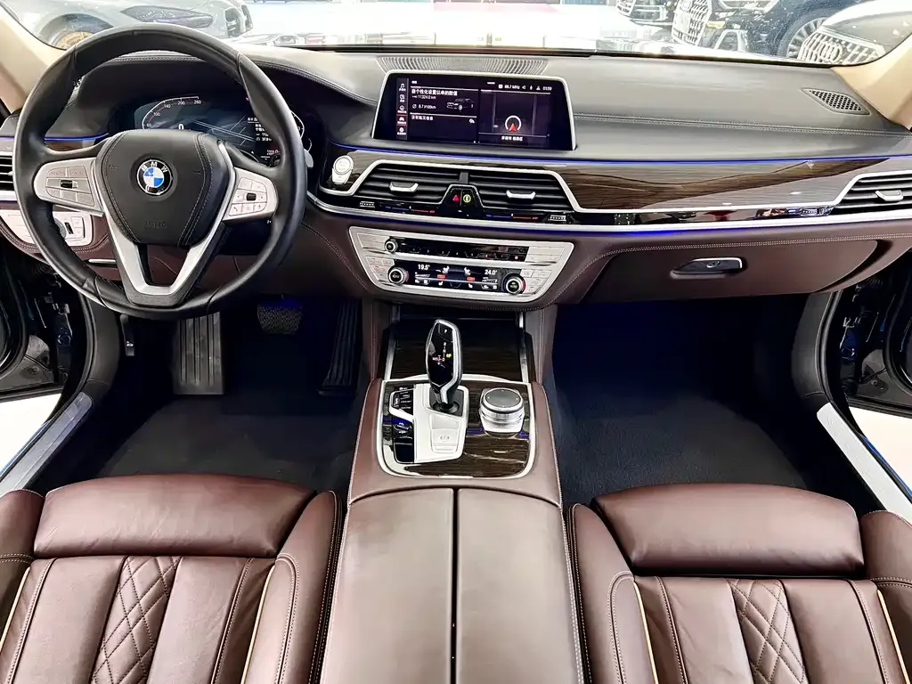 BMW 7 Series — фото 3