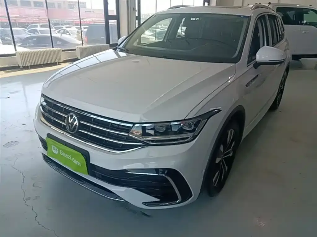 Volkswagen Tiguan L — фото 5