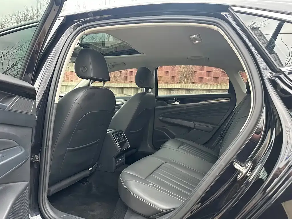 Volkswagen Passat — фото 4