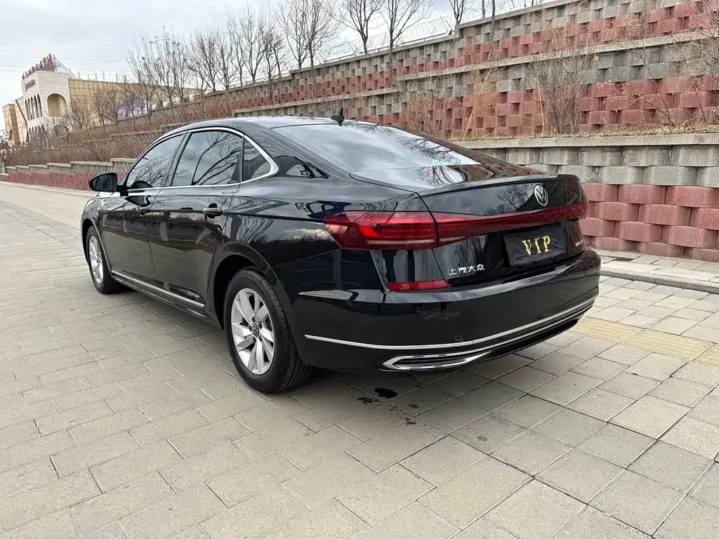 Volkswagen Passat — фото 7