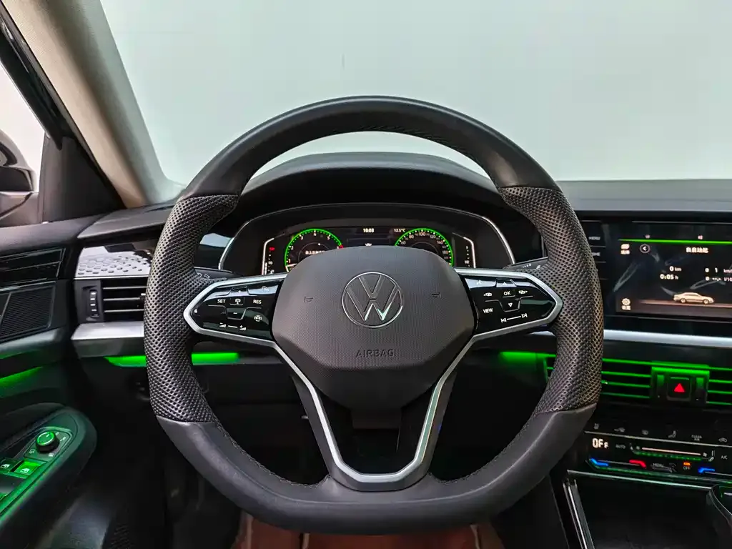 Volkswagen Passat — фото 8