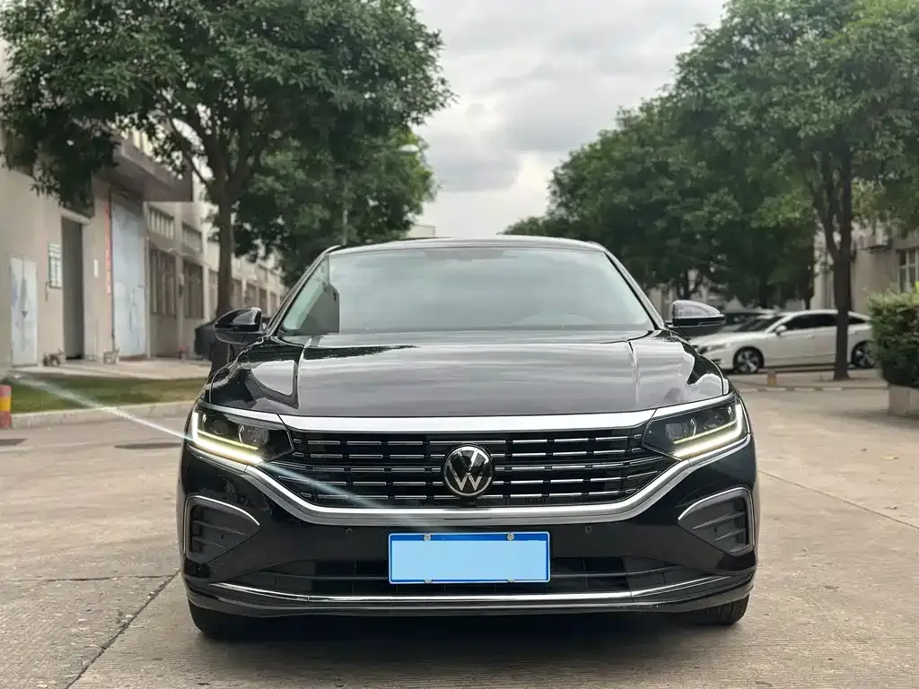 Volkswagen Passat — фото 9