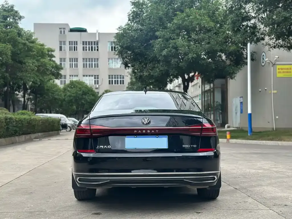 Volkswagen Passat — фото 6