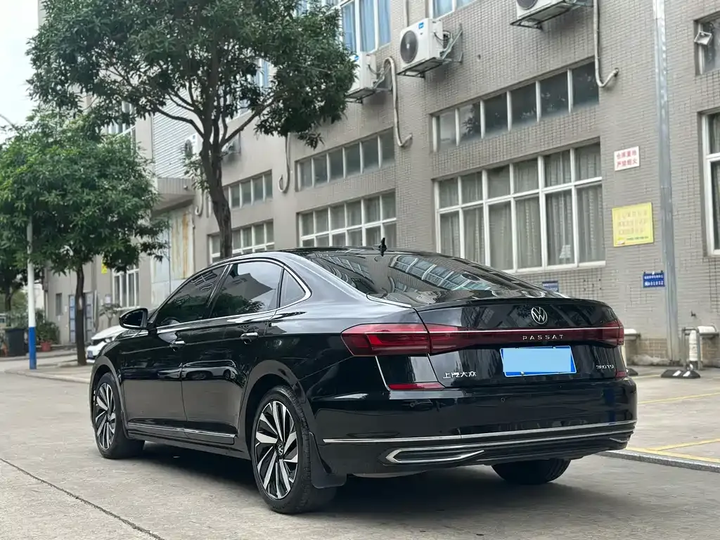 Volkswagen Passat — фото 8