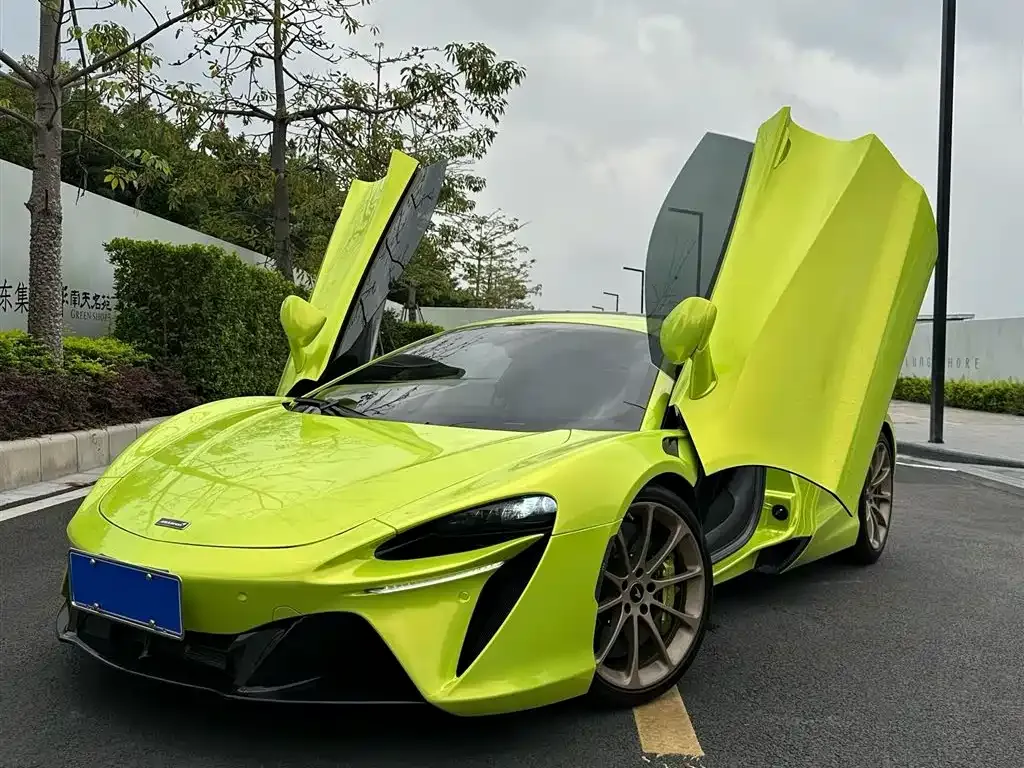 McLaren Artura — фото 1