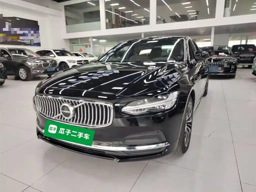 Volvo S90 — фото 1
