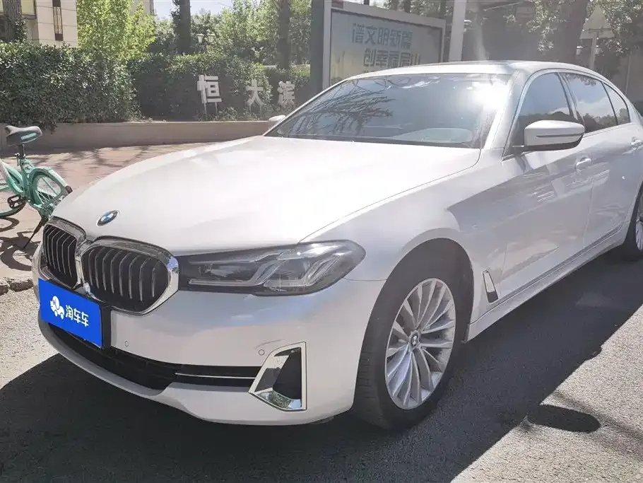 BMW 5 Series — фото 1