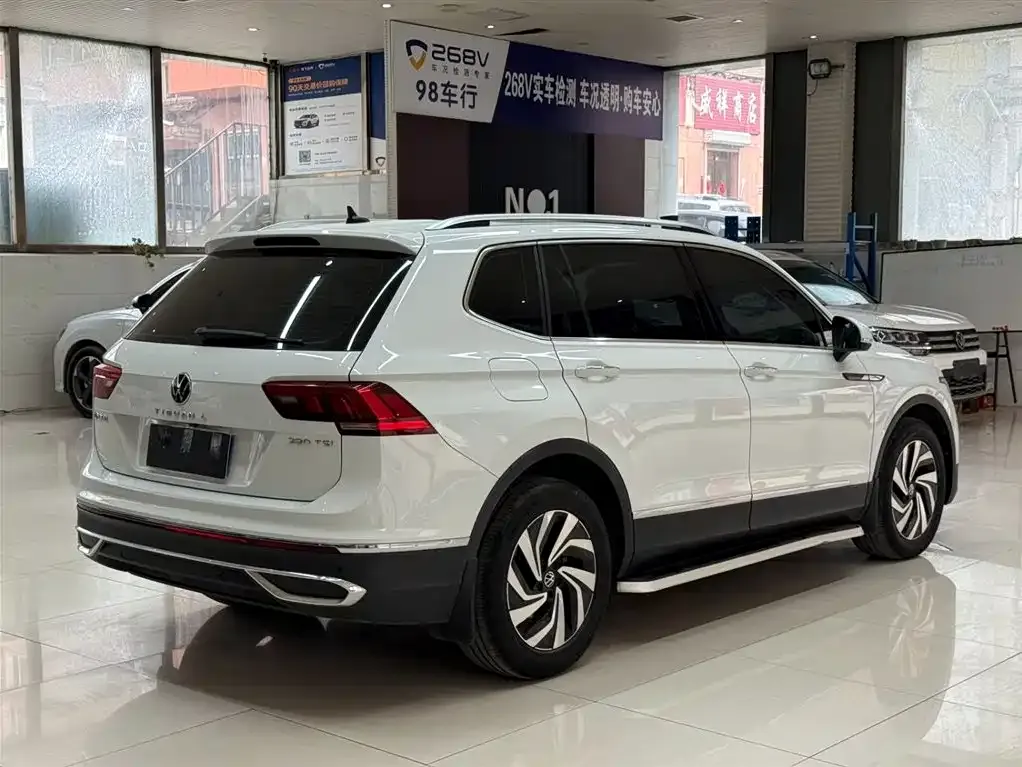 Volkswagen Tiguan L — фото 6