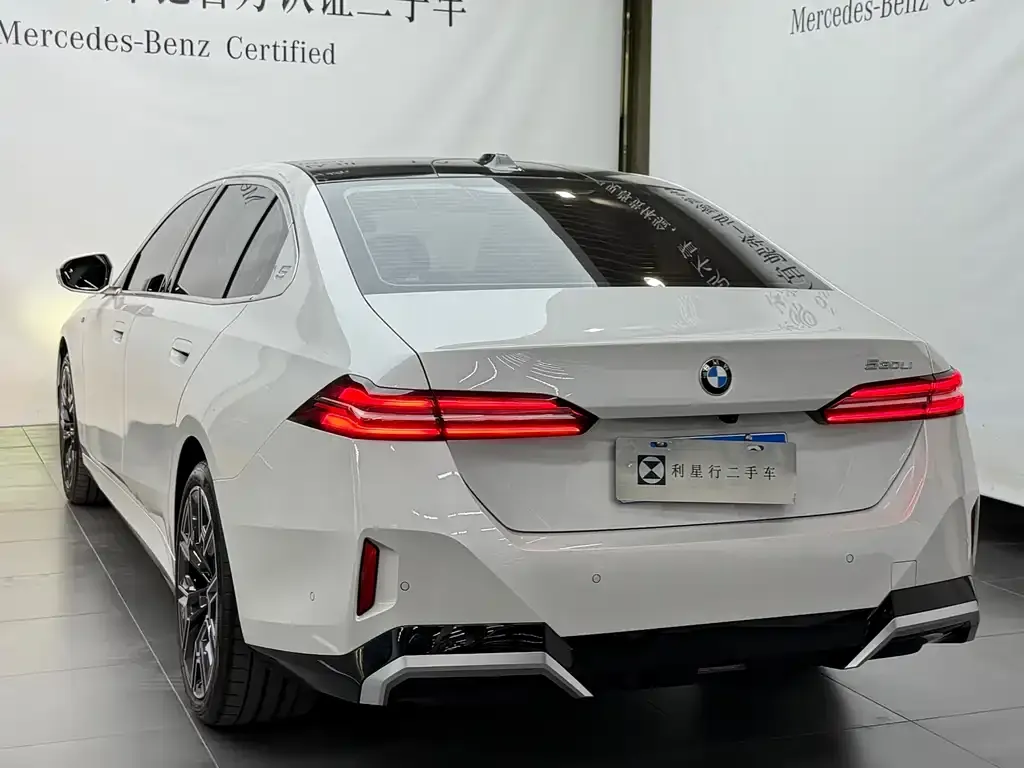 BMW 5 Series — фото 10