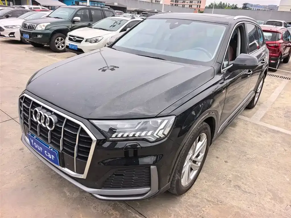 Audi Q7 — фото 1