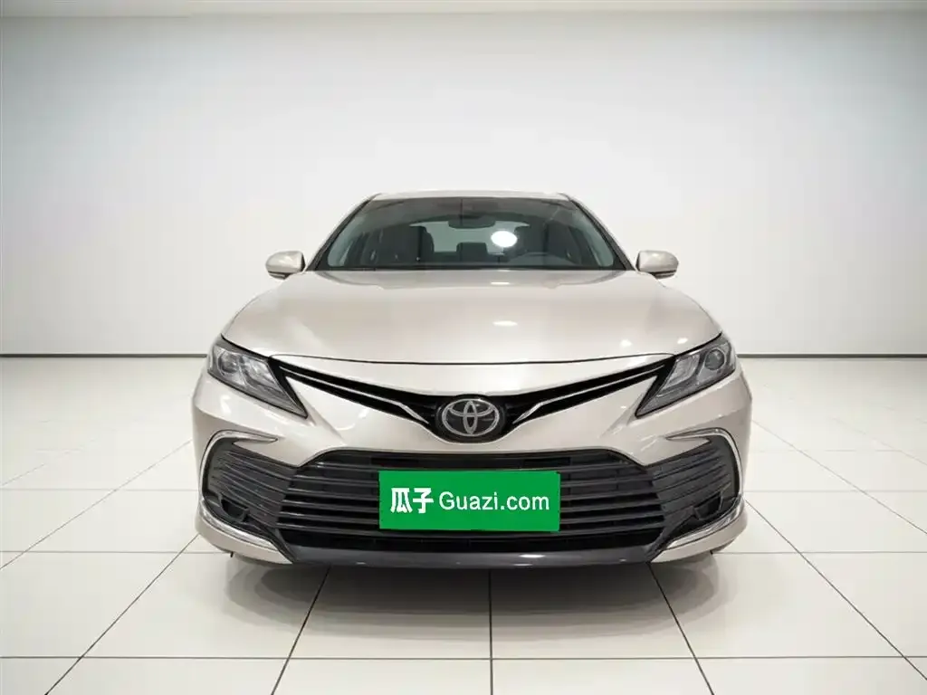 Toyota Camry — фото 7
