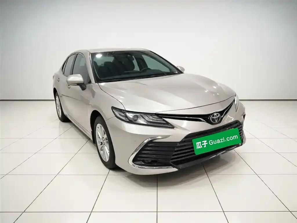 Toyota Camry — фото 3