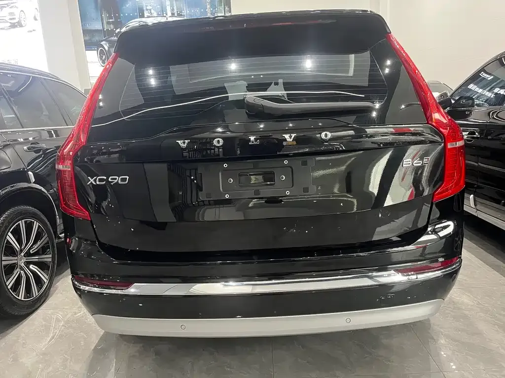 Volvo XC90 — фото 10