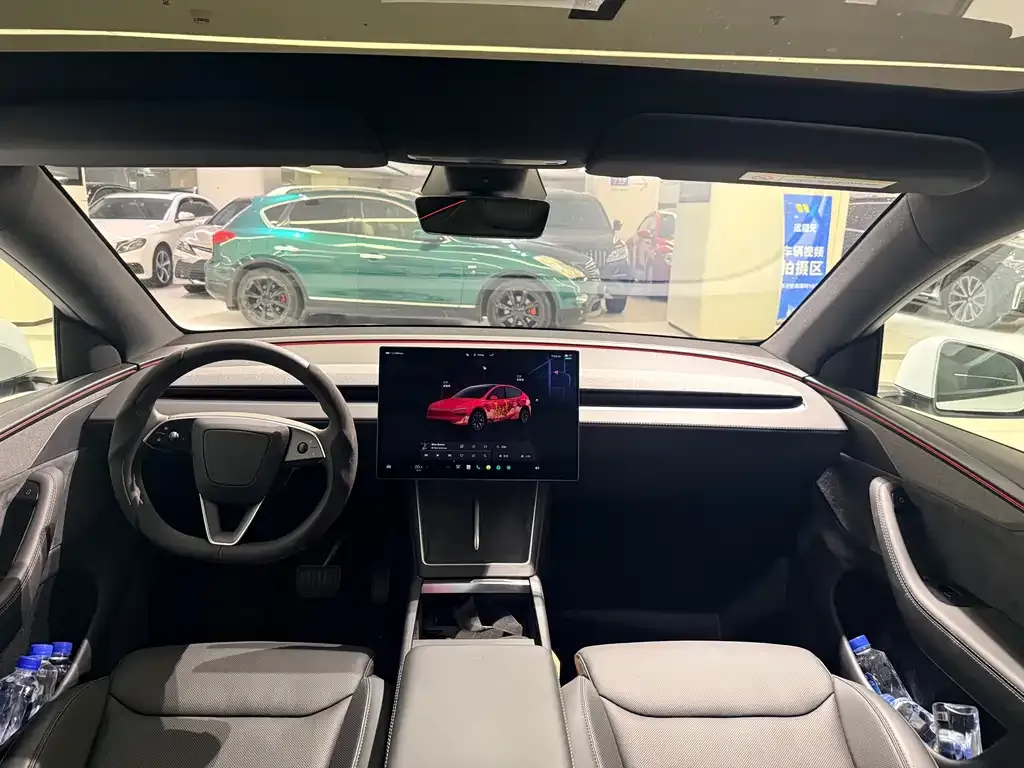 Tesla Model Y L — фото 6