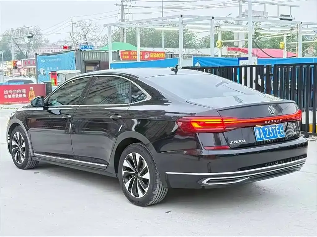 Volkswagen Passat — фото 5