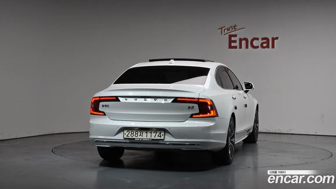 Volvo S90 — фото 4