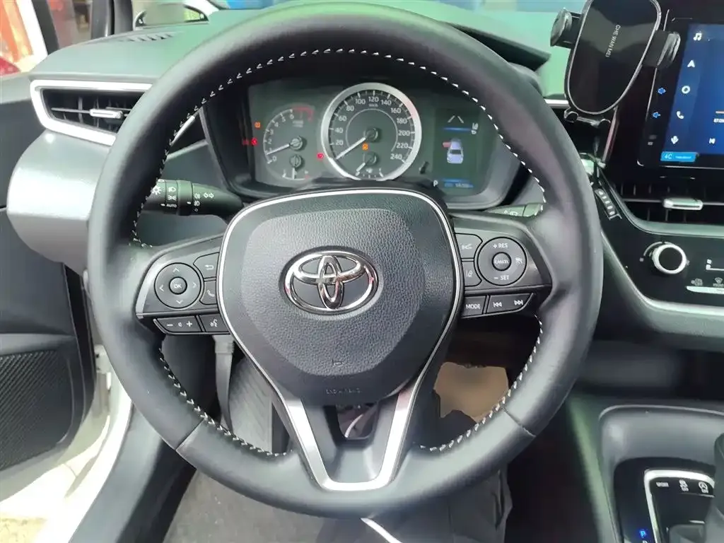 Toyota Corolla — фото 3