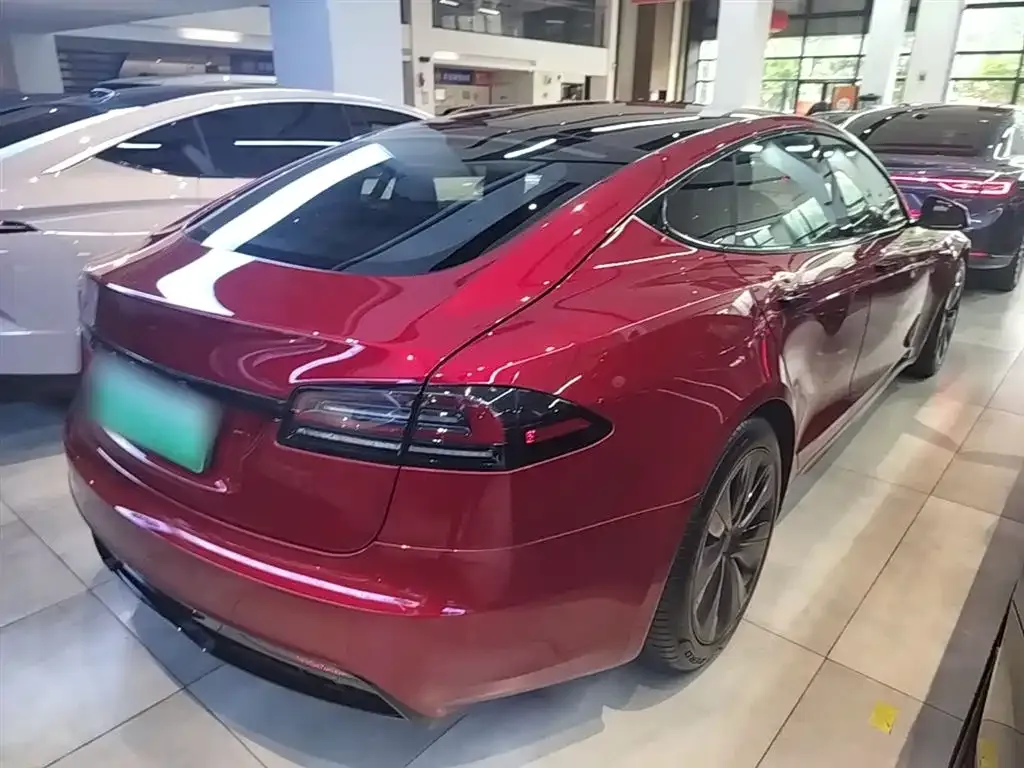 Tesla Model S — фото 8
