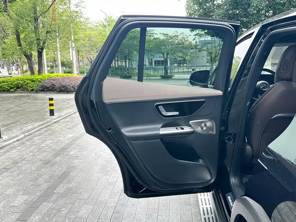 Mercedes-Benz EQE SUV — фото 3