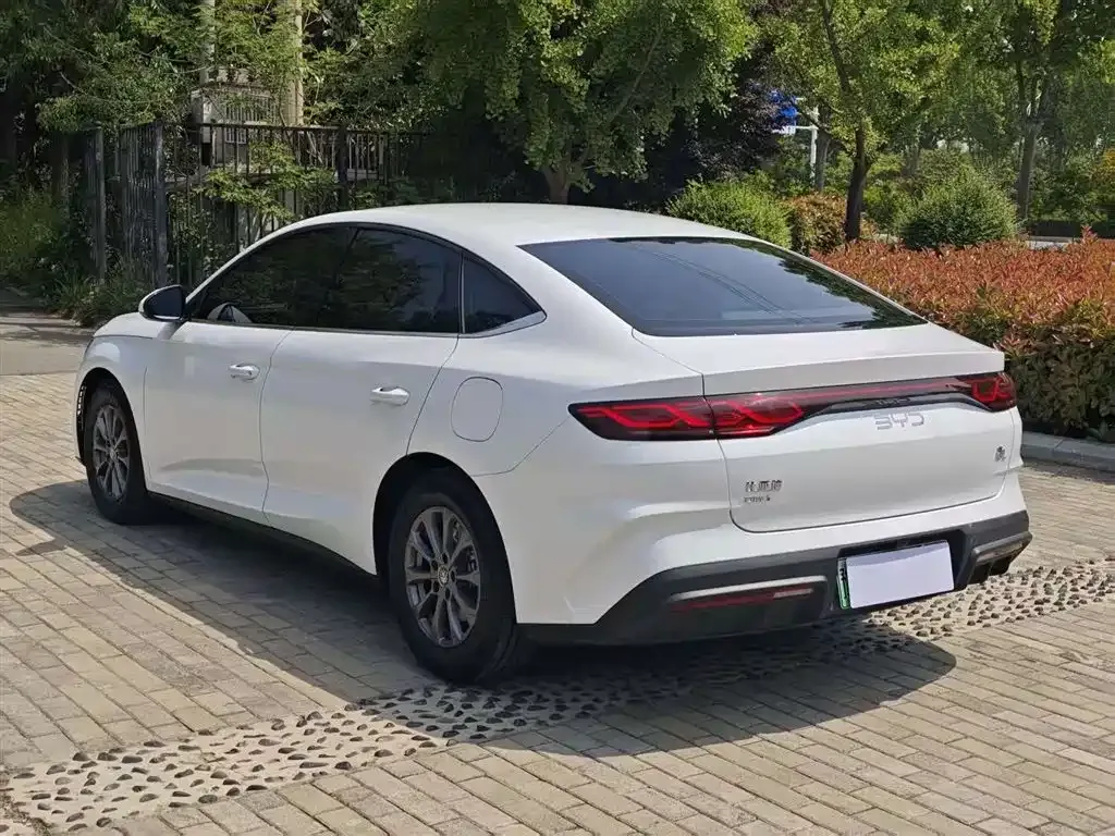 BYD Qin L — фото 8
