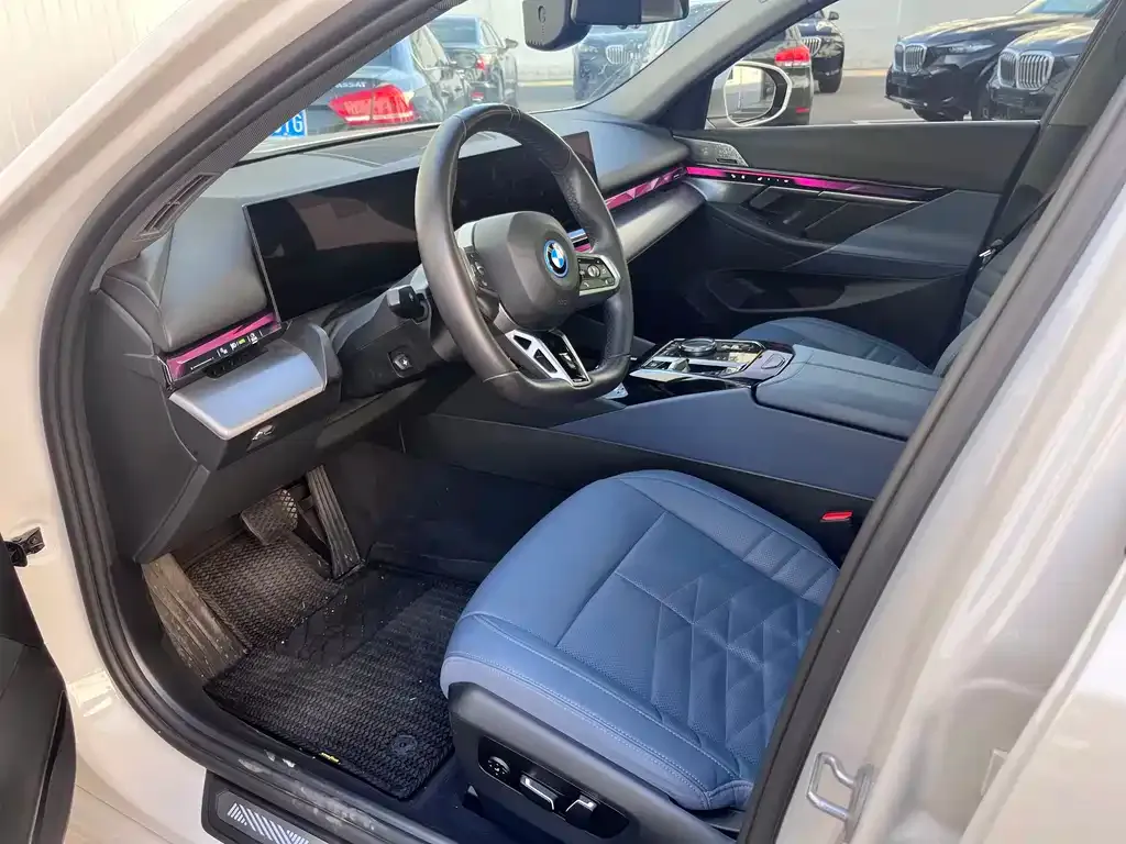 BMW i5 — фото 10