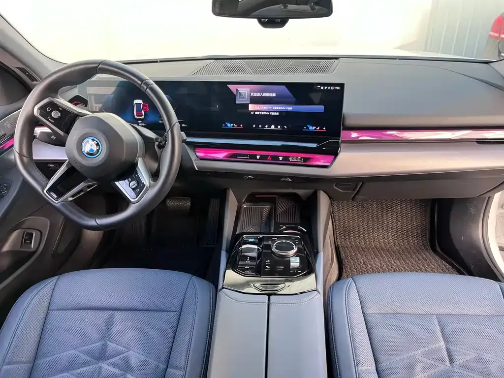 BMW i5 — фото 9