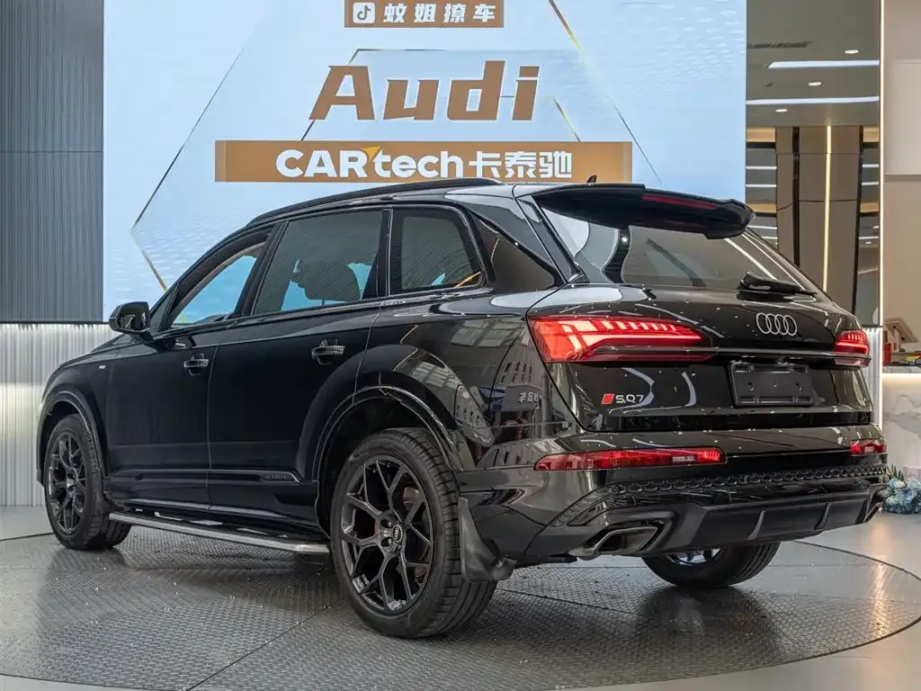 Audi Q7 — фото 4