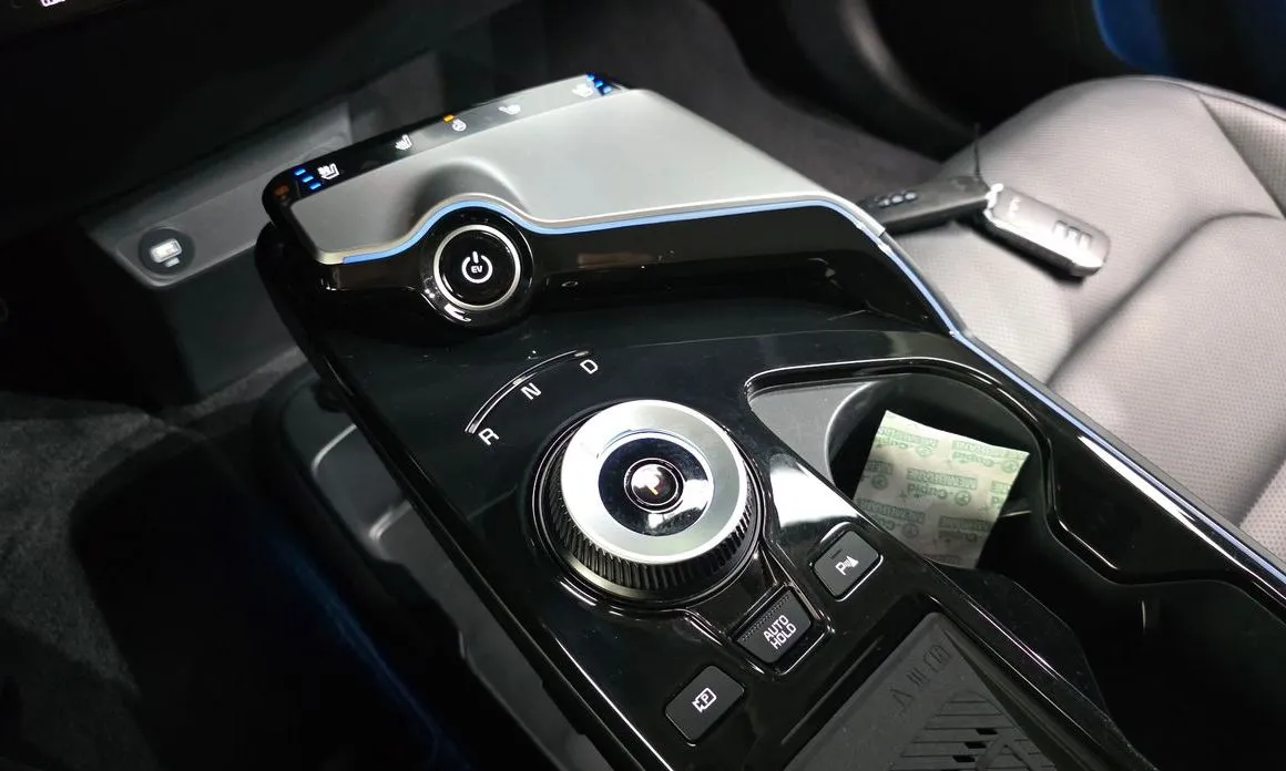 Kia EV6 — фото 9