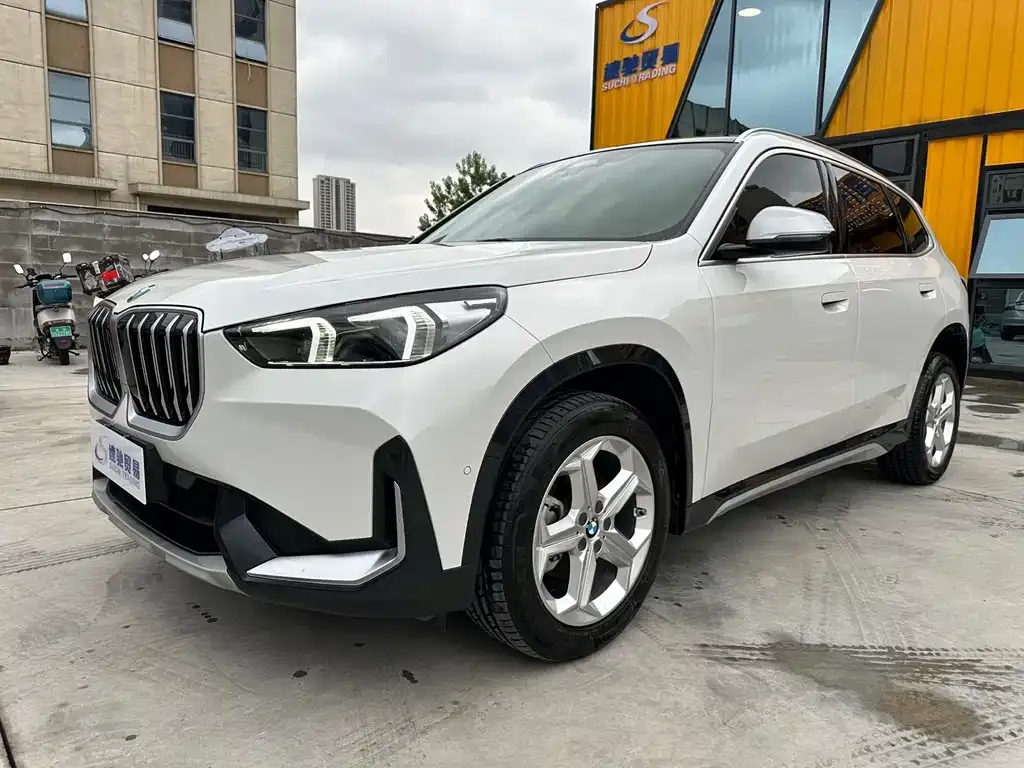 BMW X1 — фото 1