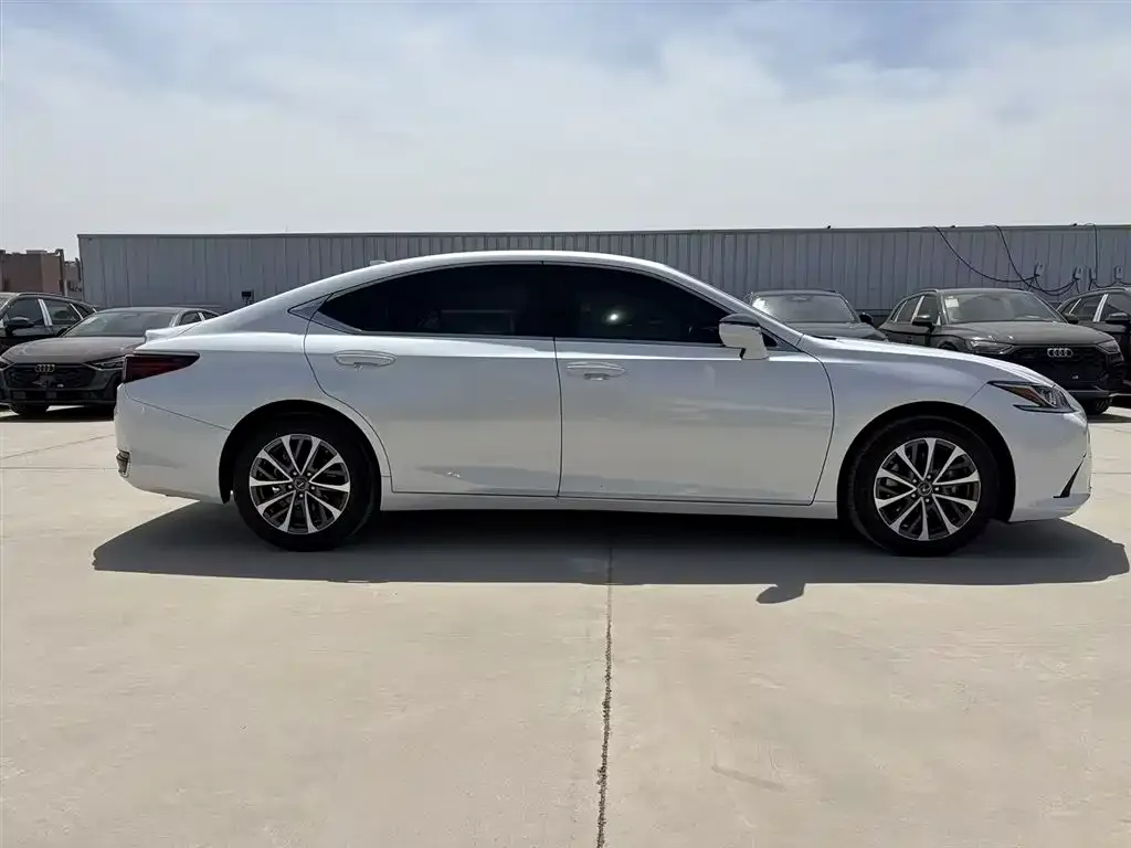 Lexus ES — фото 2