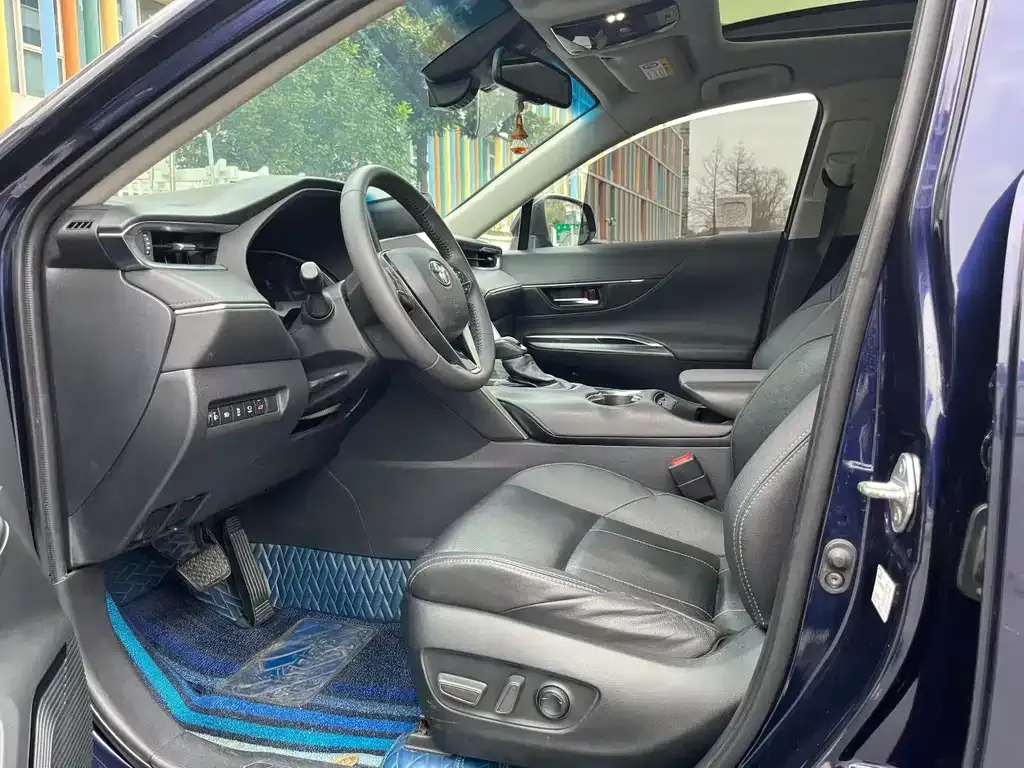 Toyota Harrier — фото 2