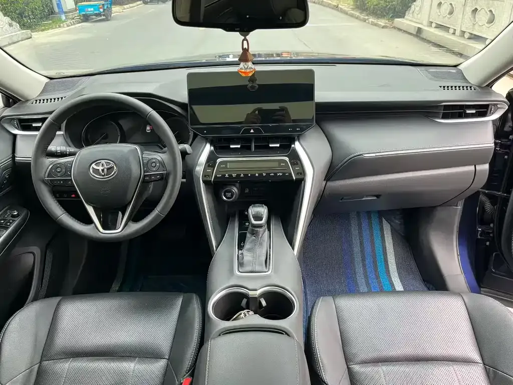 Toyota Harrier — фото 4