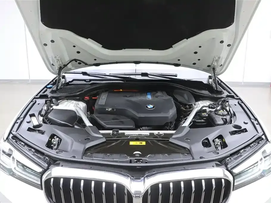 BMW 5 Series New Energy — фото 10