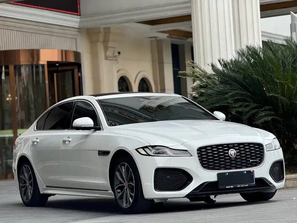 Jaguar XFL — фото 6