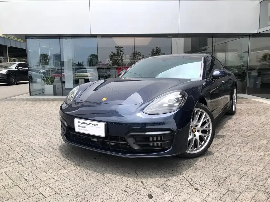 Porsche Panamera — фото 1