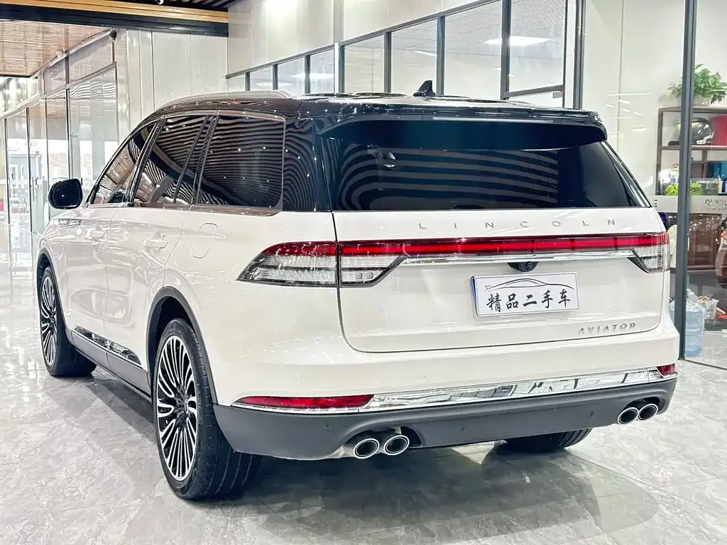 Lincoln Aviator — фото 10