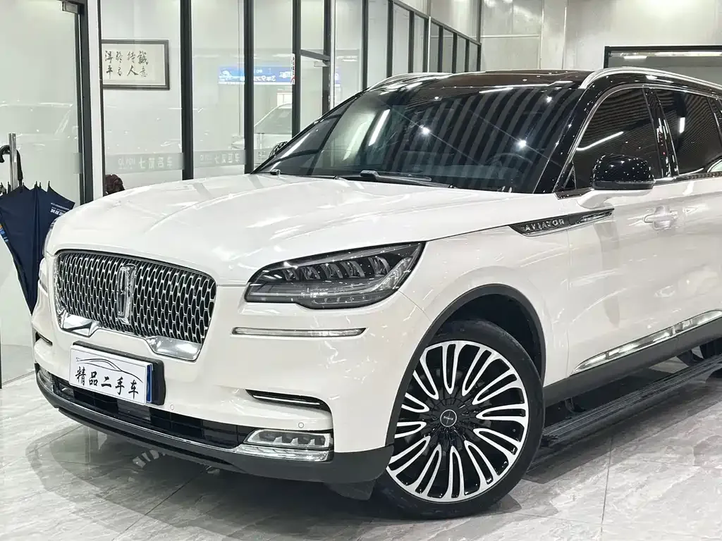 Lincoln Aviator — фото 2
