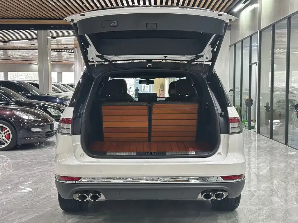 Lincoln Aviator — фото 9