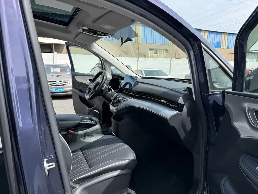 Roewe iMAX8 — фото 4