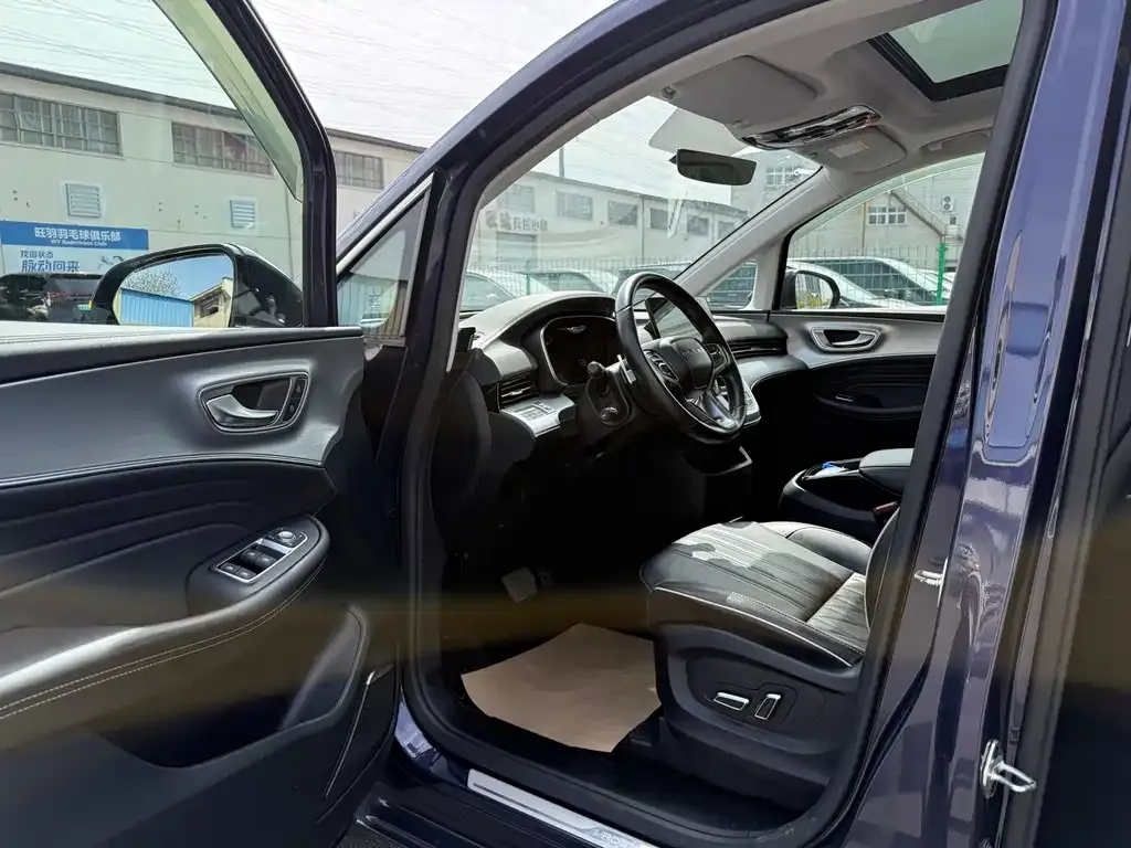 Roewe iMAX8 — фото 3