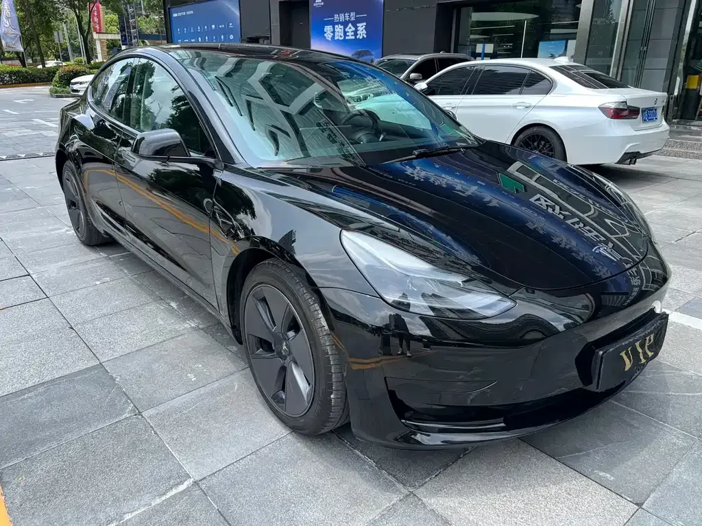 Tesla Model 3 — фото 4