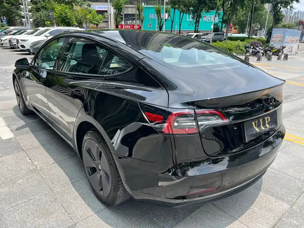 Tesla Model 3 — фото 8