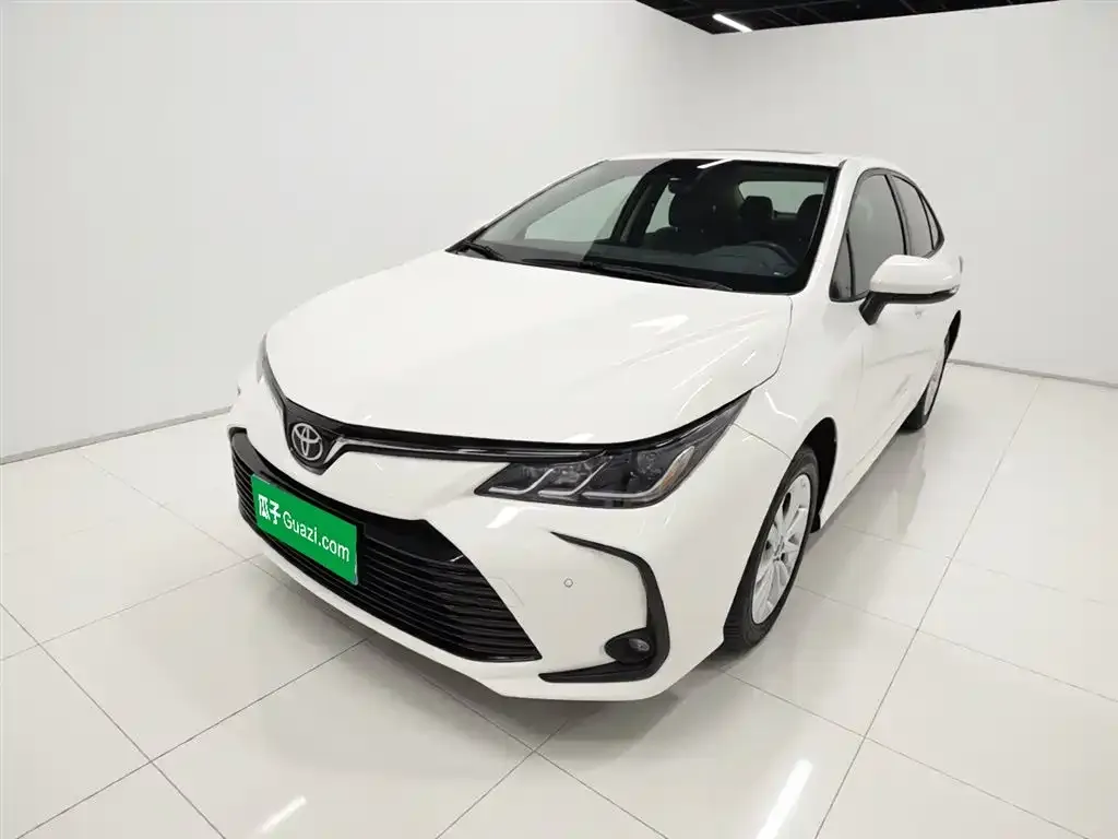 Toyota Corolla — фото 1