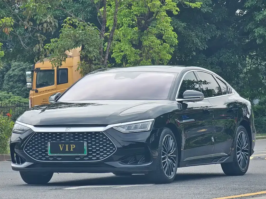 BYD Han — фото 1