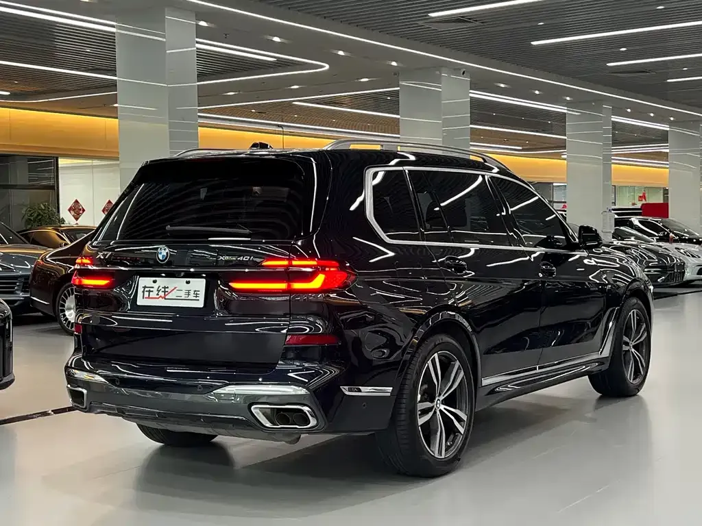 BMW X7 — фото 3