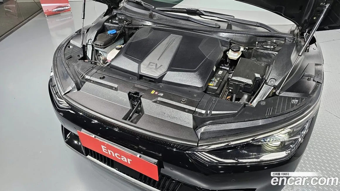 Kia EV6 — фото 8